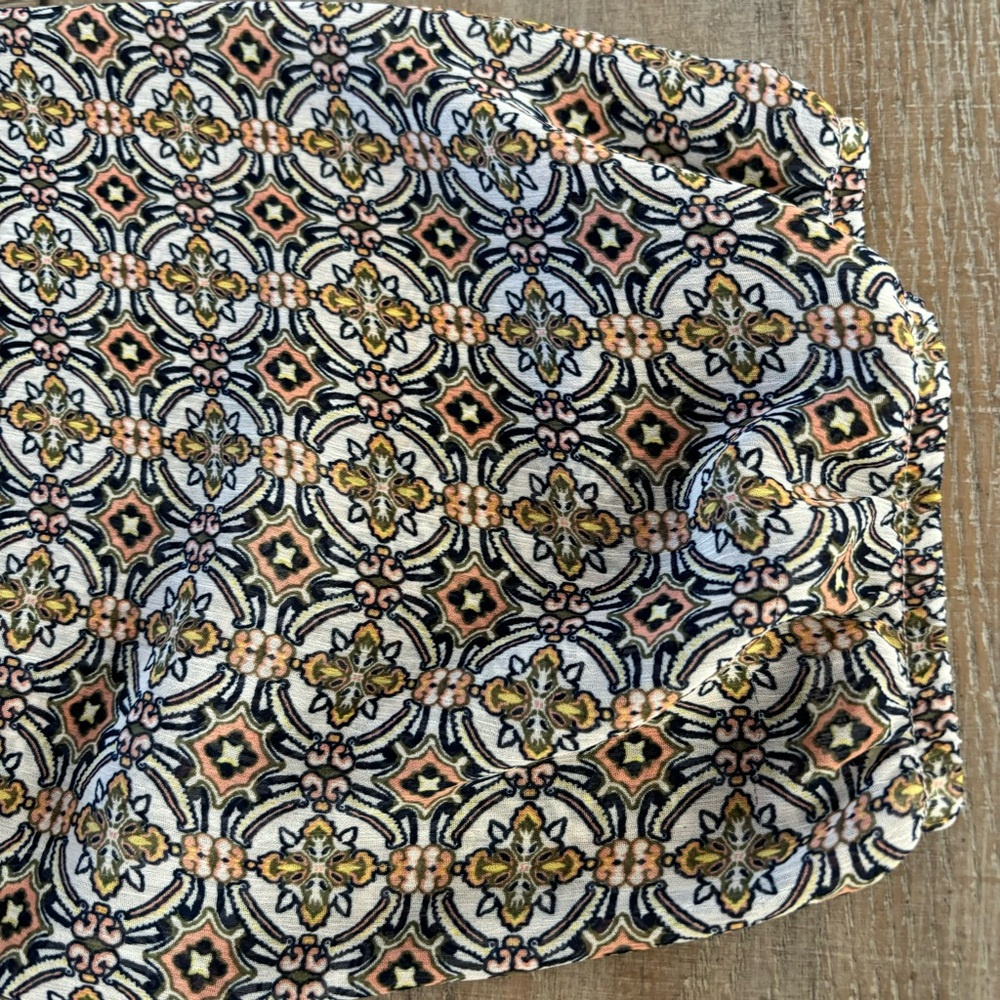 Elegant Blue Patterned Blouse - Picture 2 of 8